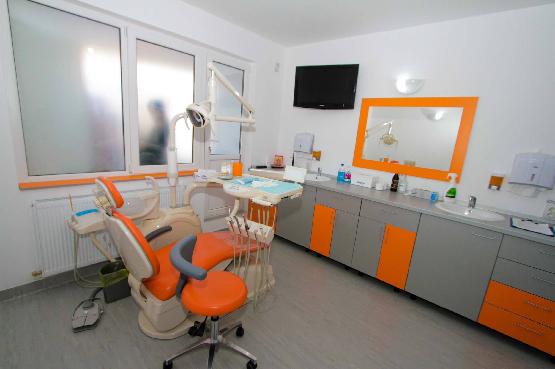 cabinet1